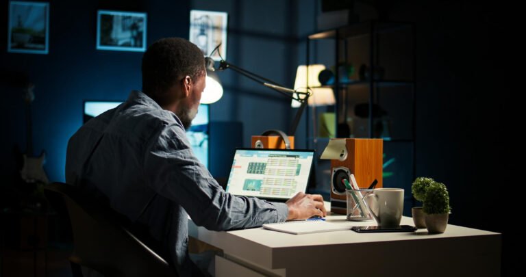 How to Make Money Freelancing: A Realistic 2026 Guide
